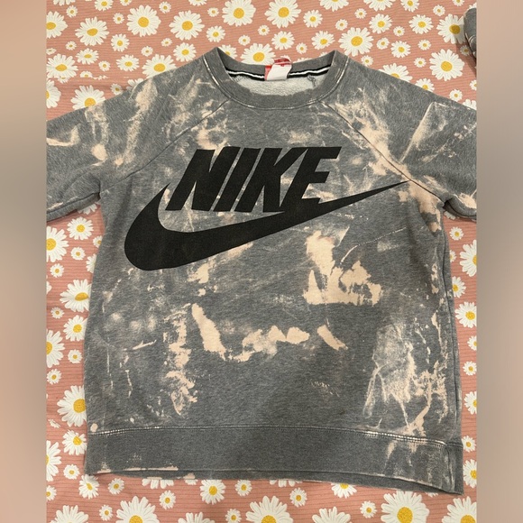 Vintage 70s grey and pink bleached tie dye Nike Sweatshirt - Picture 3 of 17